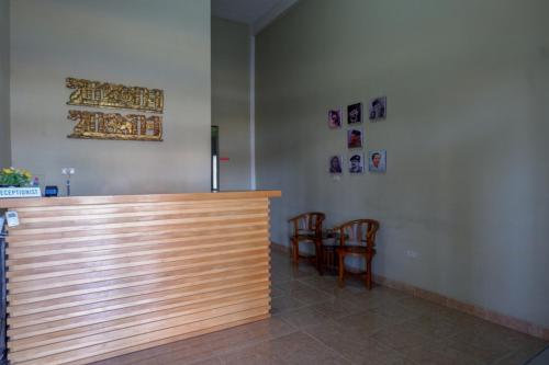 Lobby, RedDoorz Syariah @ Jalan Jenderal Sudirman Palopo in Palopo