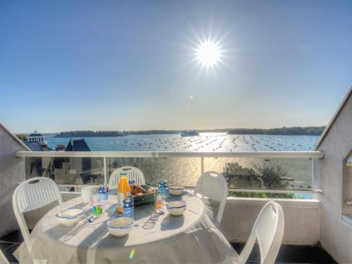 B&B Dinard - Apartment Terrasses d'Emeraude-4 by Interhome - Bed and Breakfast Dinard