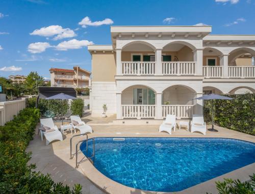 Villa Authentica with Heated Pool