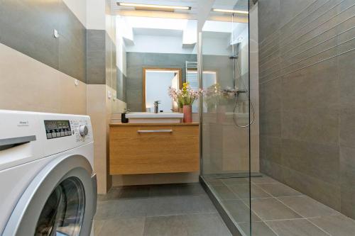 OneApartments - Royal - image 3