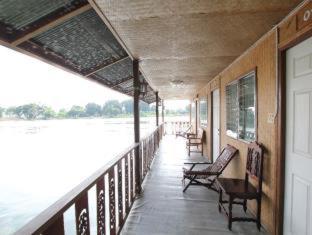 T & T Hostel Kanchanaburi