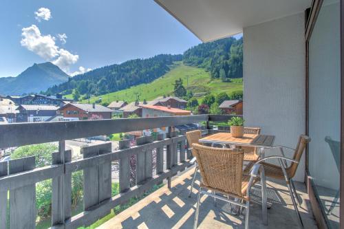 SCHUSS B4 in Morzine City Center
