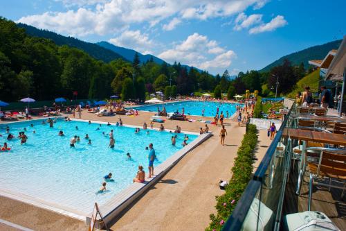 SCHUSS B4 in Morzine City Center