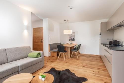 Skylodge Alpine Homes - image 2