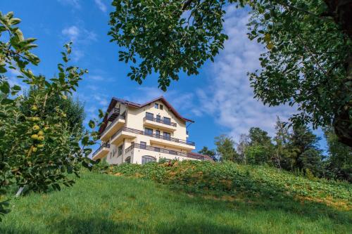 Pensiunea Toscana - image 4