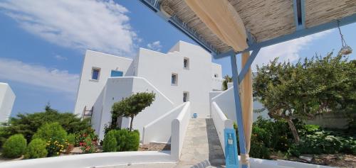 Sarakiniko Rooms - image 6