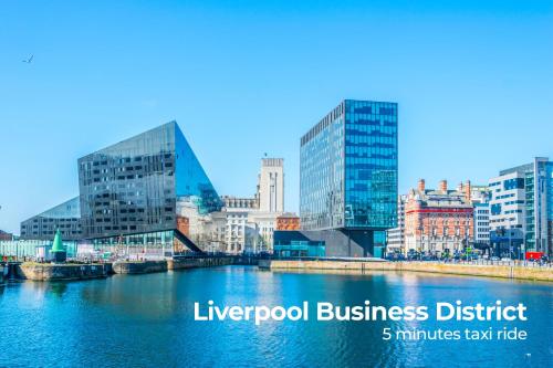 NEW Modern Townhouse Close 2 Centre Private Parking