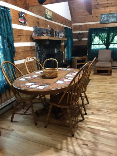 Mountain Laurel - Log Cabin near creek - minutes to Boone NC - image 2