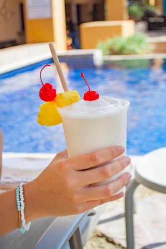 223425850 Hotel Los Patios