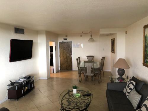 Galt Ocean Drive Beach Condo in Fort Lauderdale, USA