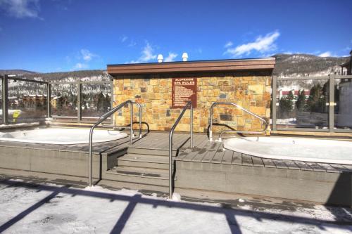2752 Slopeside Condo - image 5