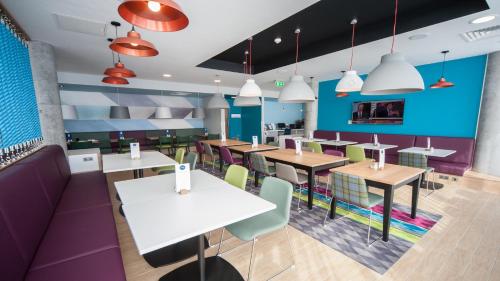 Holiday Inn Express Aberdeen Airport, an IHG Hotel