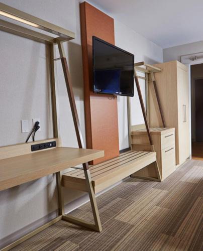 Holiday Inn Express Hotel & Suites Athens an IHG Hotel - main image