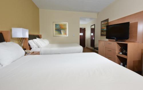 Holiday Inn Express Hotel & Suites High Point South an IHG Hotel - image 5