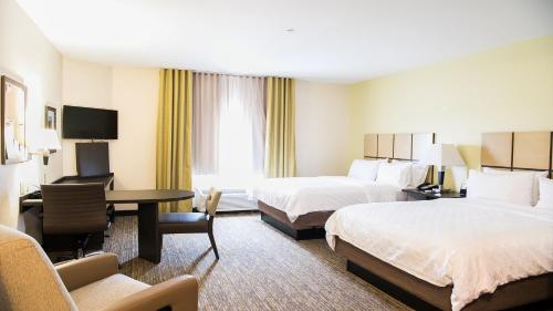 2 queen beds