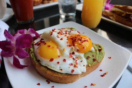 Hotel Indigo Baltimore Downtown an IHG Hotel - image 2