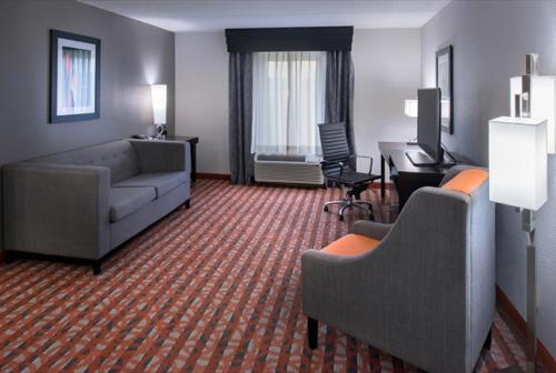 Holiday Inn Express & Suites Nashville Southeast - Antioch, an IHG Hotel