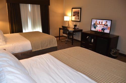 Holiday Inn Express & Suites Cheektowaga North East, an IHG Hotel