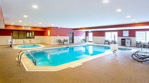 Holiday Inn Express Hotel & Suites Chicago-Deerfield/Lincolnshire