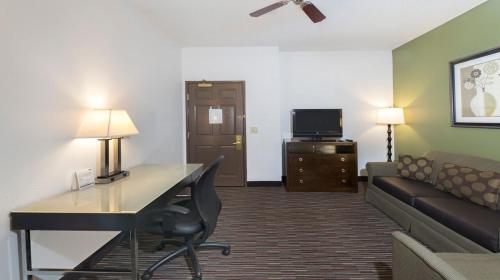 Holiday Inn Express Hotel & Suites Chicago-Deerfield/Lincolnshire