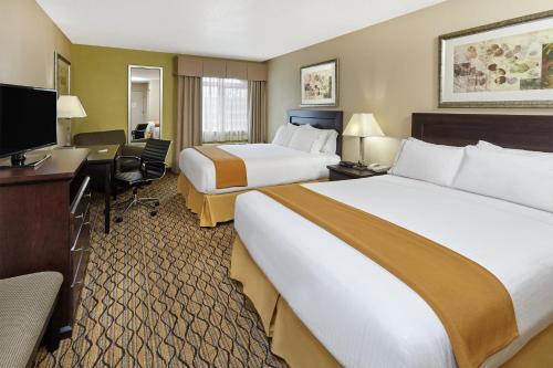 Holiday Inn Express & Suites Chicago-Libertyville, an IHG Hotel