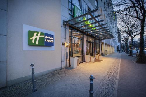 Holiday Inn Express Berlin City Centre, an IHG Hotel