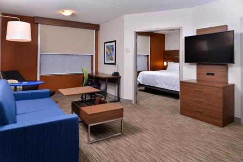 Holiday Inn Express & Suites Buffalo Downtown, an IHG Hotel