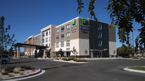 Holiday Inn Express & Suites Boise Airport by IHG, Бойсе