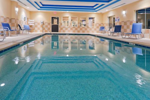 游泳池, 哥倫比亞智選假日酒店 (Holiday Inn Express Columbia) in 田納西州哥倫比亞 (TN)