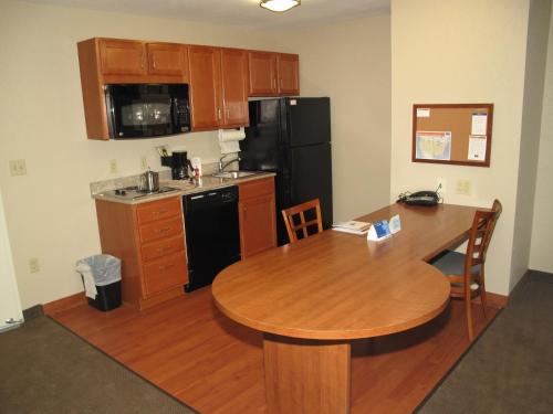 Candlewood Suites Elgin – Northwest Chicago an IHG Hotel - image 10