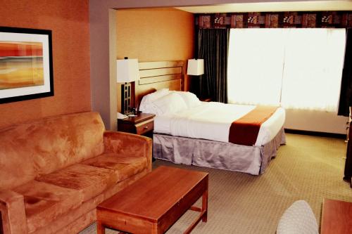 Holiday Inn Express & Suites Bozeman West, an IHG Hotel