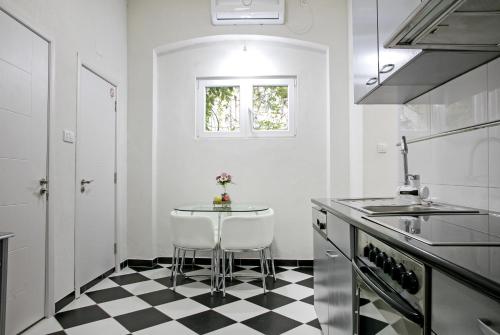 Natalie's Home - image 5