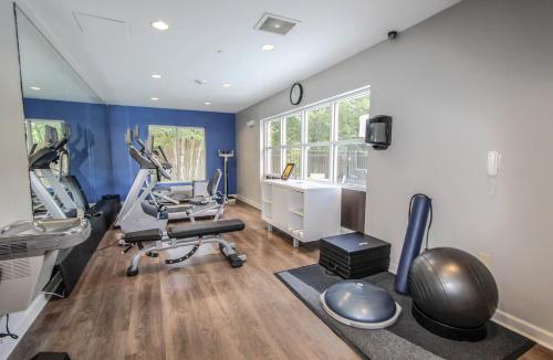 Holiday Inn Express Hotel & Suites Charleston - North by IHG in Charleston, USA