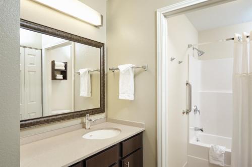 Staybridge Suites Glenview