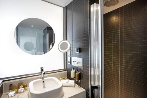 Holiday Inn Bristol City Centre an IHG Hotel - image 14