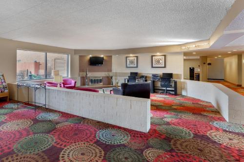 Holiday Inn Express Chicago-Downers Grove