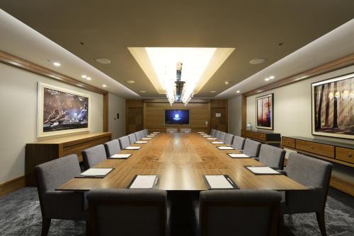 223474411 Holiday Inn Bursa - City Centre by IHG