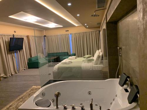 Albanopolis Hotel - image 10