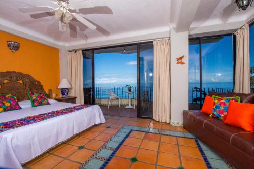 Mar Sereno Hotel & Suites Mar Sereno Hotel & Suites is perfectly located for both business and leisure guests in Puerto Vallarta. The hotel offers a high standard of service and amenities to suit the individual needs of all tr