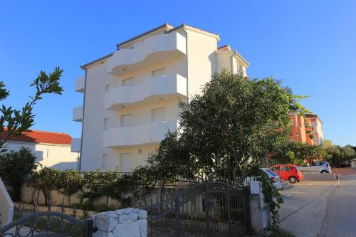 Apartments by the sea Sevid Trogir - 17899