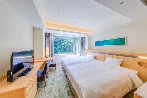 Twin Room with Courtyard View - Breakfast & Dinner Included - AQUA SQUARE