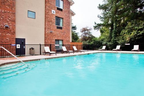 Holiday Inn Express Hotel & Suites Buford NE - Lake Lanier Area