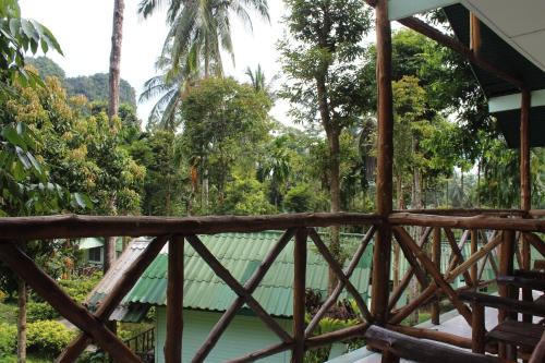 Surrounding environment, Chill Out Bar and Bungalows in Ton Sai