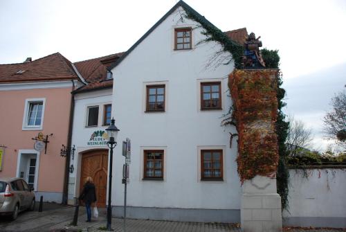 Gasthof Ludl - Accommodation - Groß-Enzersdorf