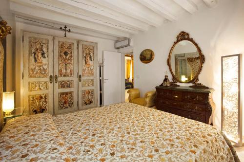 Casa Fortuny Luxury Apartment, Benátky (fotografie 9)