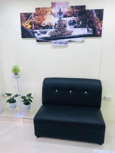 แฮริส เรสซิเดนซ์ (Harrys residence) near สถานีรถไฟฟ้าใต้ดินศูนย์การประชุมแห่งชาติสิริกิติ์