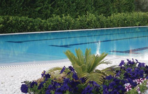  Awesome home in Agioi Apostoloi with 2 Bedrooms, WiFi and Outdoor swimming pool, Unterkunft in Áyioi Apóstoloi