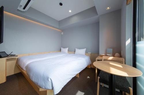2 twin beds