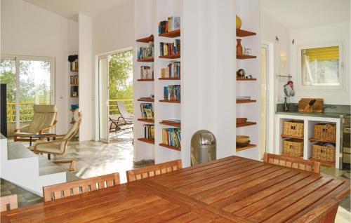 Cozy Home In San Giuliano With Wifi in San-Giuliano