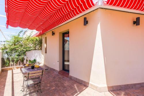 Black Swan Hostel Sevilla - image 2